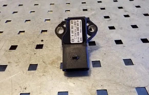 Volkswagen Tiguan Air pressure sensor 0281002401 038906051C
