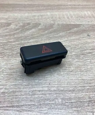 BMW 5 E39 Hazard light switch 8350947