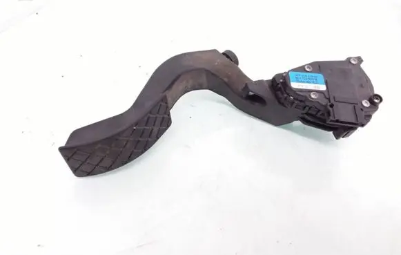 Volkswagen PASSAT B5.5 Accelerator throttle pedal 8D1723523M