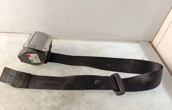 Audi A4 S4 B7 8E 8H Rear seatbelt 8E5857805D