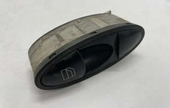 Mercedes-Benz E W211 Electric window control switch A2118203210