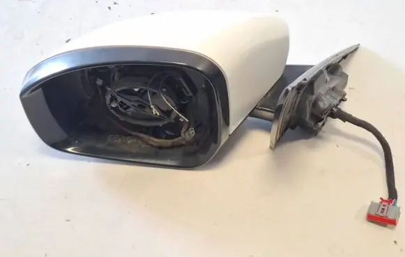 Front door electric wing mirror