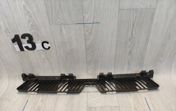 Volkswagen Touareg III Fender end trim 760807200