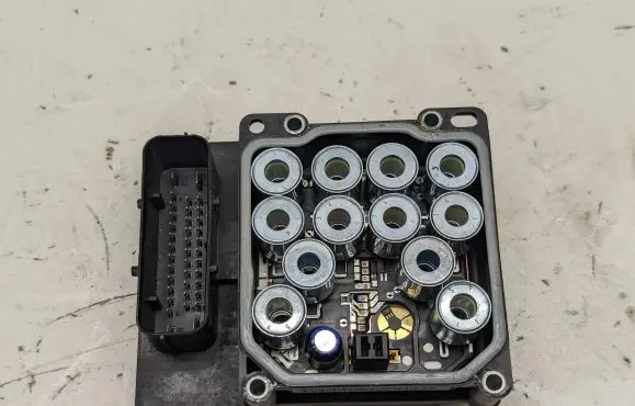 BMW 5 E60 E61 ABS Pump 6769705 6769703