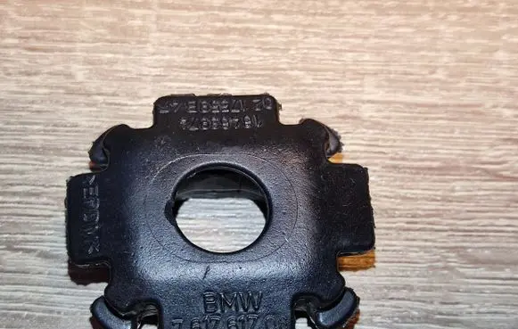 BMW 2 F44 Radiator mount bracket 7617617 17117617617