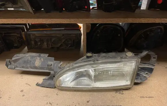 Ford Mondeo MK I Headlight/headlamp 93BG13N010AB 35391748