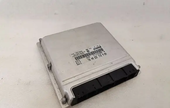 Mercedes-Benz Sprinter W901 W902 W903 W904 Engine control unit/module 0281011483 A6111530491 28RTF000