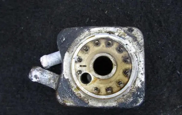 Audi A4 S4 B5 8D Engine oil radiator 