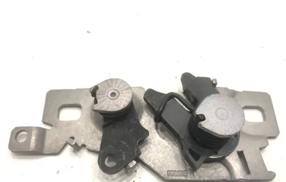 Engine bonnet/hood lock/catch