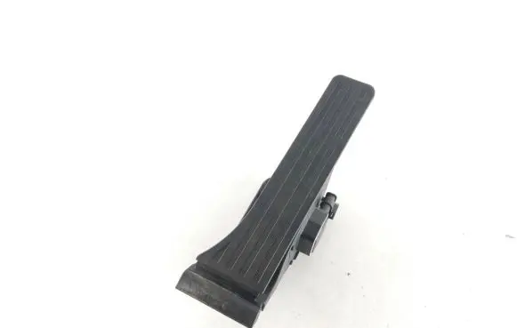 Mercedes-Benz CLS C218 X218 Accelerator throttle pedal A4513000000