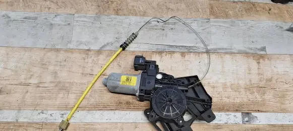 Land Rover Evoque I Rear door window regulator motor 918957102