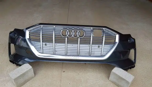 Audi e-tron Front bumper 4KE807437
