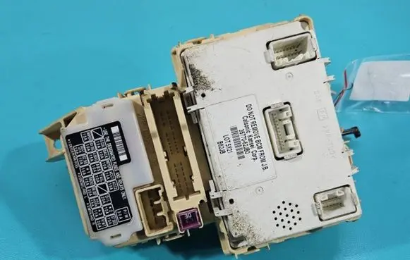 Suzuki Swift I Central body control module 36770-62JB0 IMPRK1411456