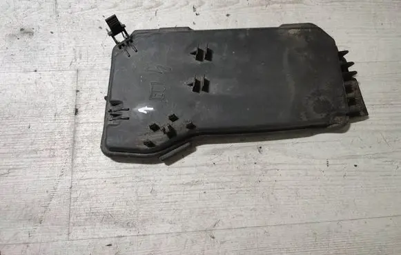 Mercedes-Benz GLK (X204) Fuse box cover A2045400082