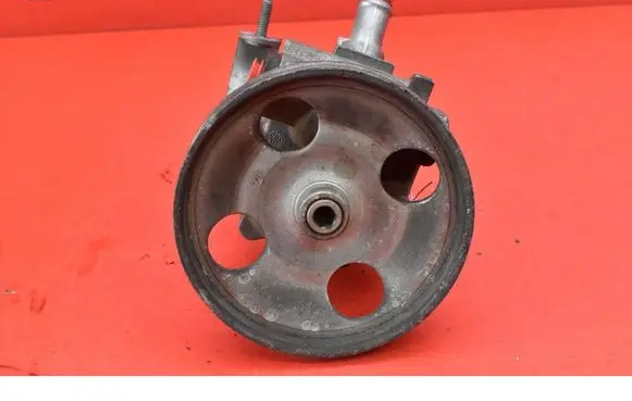 Peugeot 407 Power steering pump 9654713080