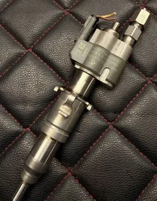 BMW 5 E60 E61 Fuel injector 7589048 10181010 PA66GF35