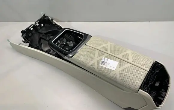 BMW 7 G70 Center console