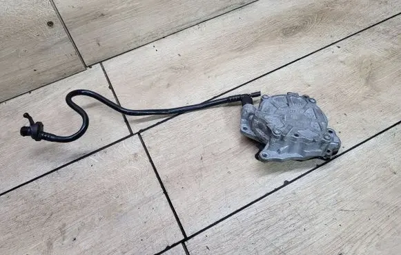 Volkswagen Tiguan Vacuum pump 03L145100 030409