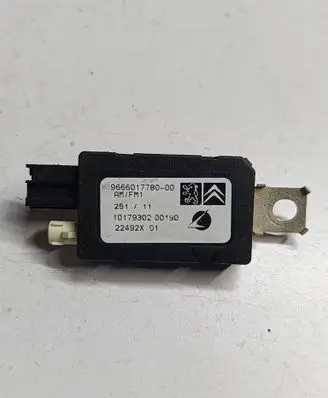 Citroen DS4 Aerial antenna amplifier 9666017780 22492X01 10179302