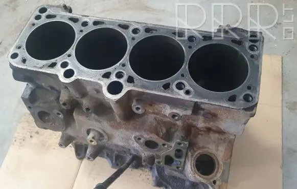 Volkswagen Golf II Engine block 037103021