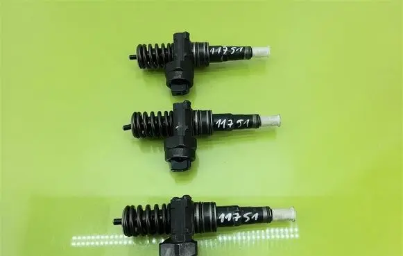 Volkswagen Lupo Fuel injectors set 045130073F