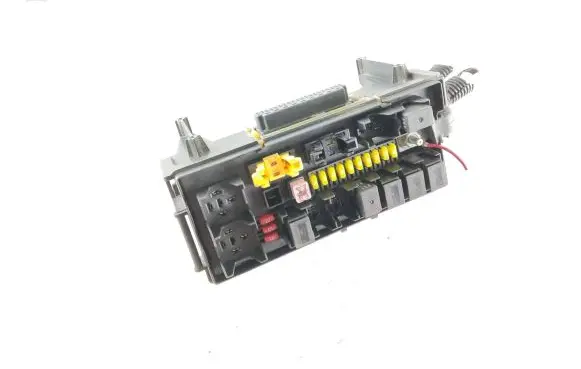 Jeep Cherokee III KJ Fuse module 04692167AB 0001131644