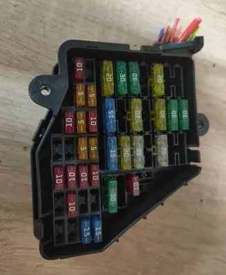 Audi A4 S4 B7 8E 8H Fuse module 0217395