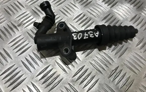 Peugeot 207 Clutch master cylinder 9683750480