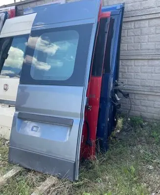 Door (2 Door Coupe)