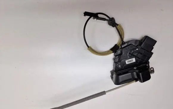 Volvo XC60 Front door lock 30799302 A048069 1779AC75P