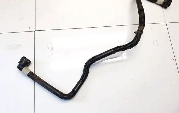 Tesla Model Y Engine coolant pipe/hose 162959300b 1629593-00-b