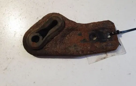 Opel Astra H Radiator mount bracket 