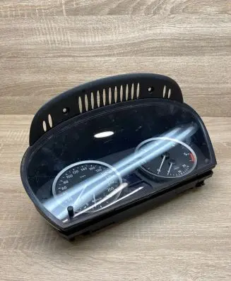 BMW 5 E60 E61 Speedometer (instrument cluster) 6983153 110080213