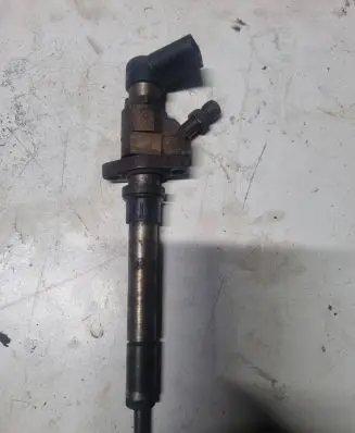 Volvo V50 Fuel injector 9647247280