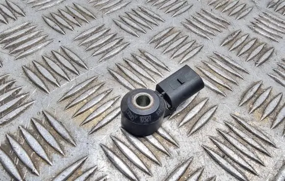 Volkswagen Golf VI Detonation knock sensor 030905377c
