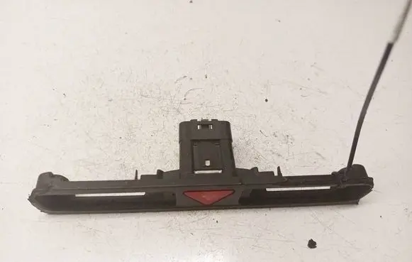 Volkswagen Tiguan Hazard light switch 5M0858069