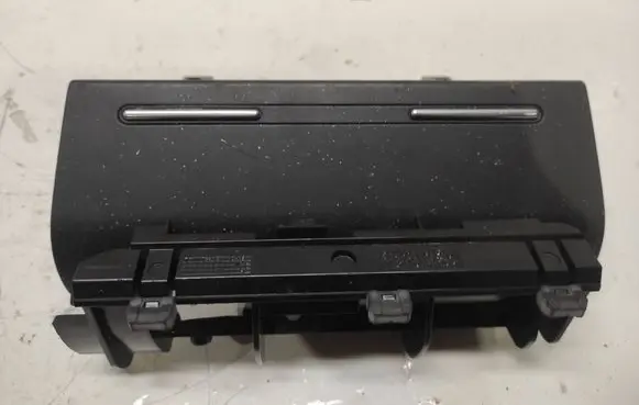 Audi A4 S4 B6 8E 8H Car ashtray 8E0857951