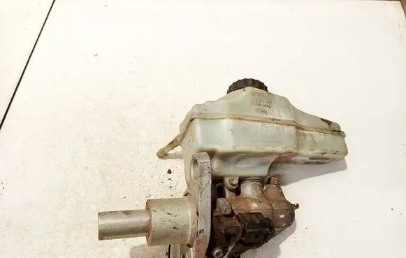 Master brake cylinder