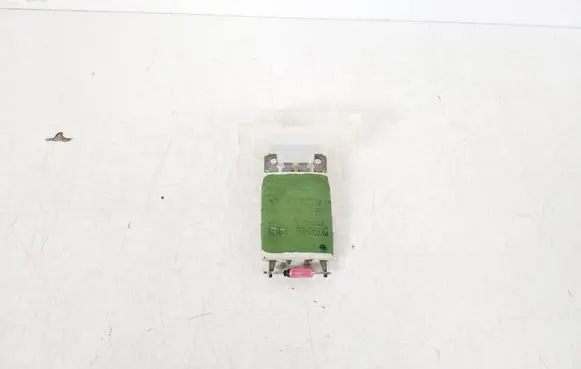 Toyota Aygo AB10 Heater blower motor/fan resistor 87138-0H010