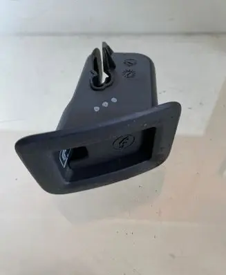 Audi Q2 - ISOFIX cover 81A887233A 70106660