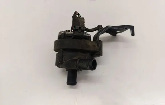 Nissan X-Trail T33 Electric auxiliary coolant/water pump 215806RU5A