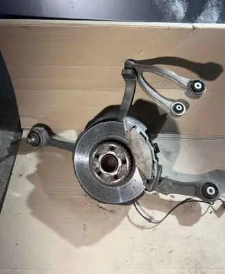 Mercedes-Benz C W205 Front wheel hub 