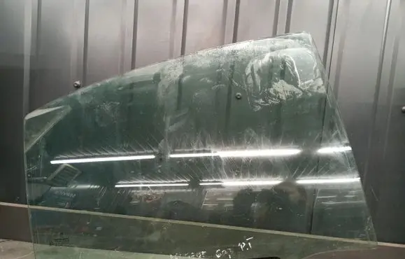 Peugeot 607 Rear side window