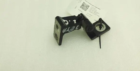 Volkswagen Jetta VI Rear door upper hinge 8K0831401H