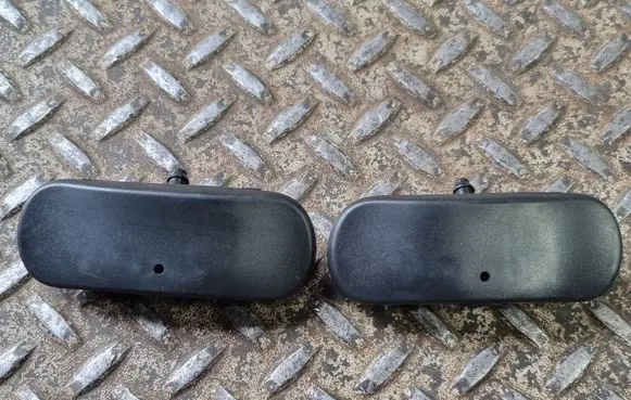 Windshield washer spray nozzle