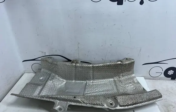 Toyota RAV 4 (XA50) Exhaust heat shield 