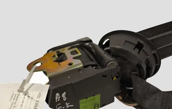 Audi A8 S8 D2 4D Rear seatbelt 4D0857806B