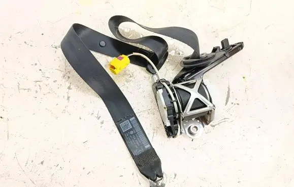 Volkswagen PASSAT CC Front seatbelt 3C1857705P 3C8857819 34077659