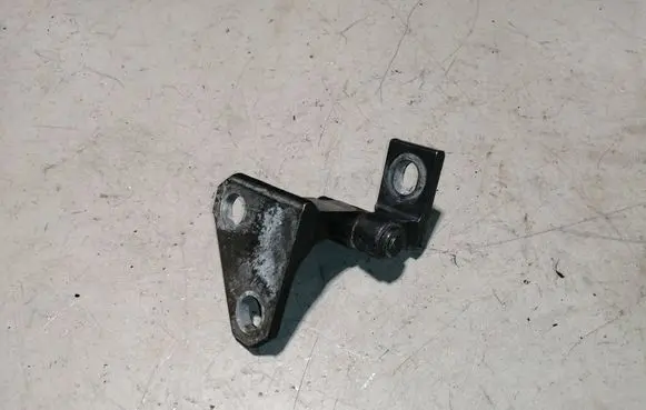 Volkswagen PASSAT B6 Front door upper hinge 3C0831401C