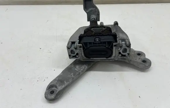 Cupra Leon Engine mount bracket 5WA199262AB